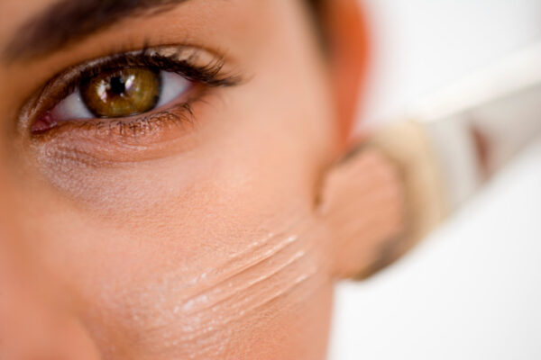 taches visage