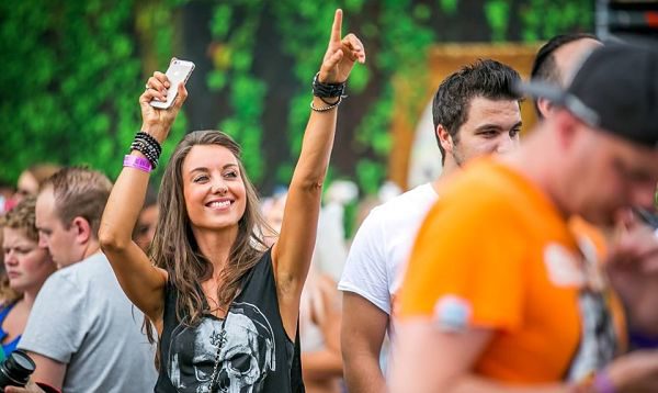 Rencontre &agrave; un festival