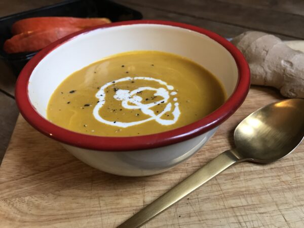 Soupe-potimarron-champignons-curry-gingembre