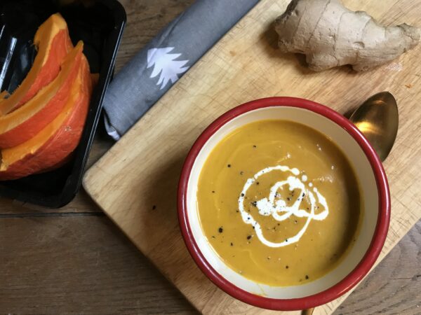 Soupe-potimarron-champignons-curry-gingembre