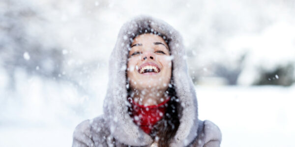 femme-hiver-sourire