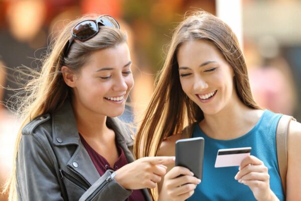 les-bons-plans-d-e-commerce-avec-les-copines-a-echanger