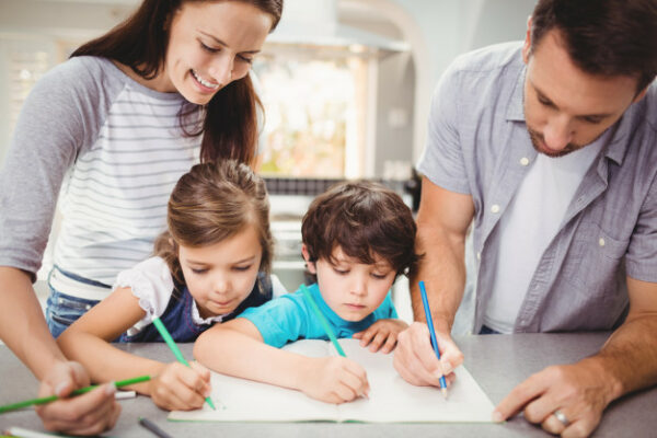 famille-confinement-parents-enfants