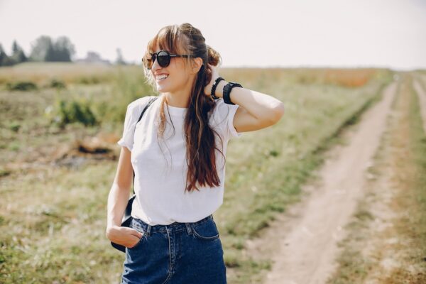 Du basique au chic transformez votre t-shirt blanc